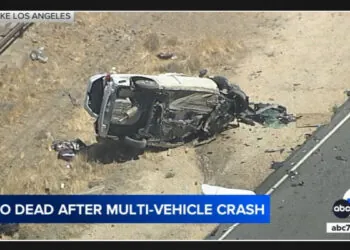 Fatal crash in Lake Los Angeles leaves 2 dead, 1 in critical condition