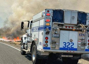 Fire closes Highway 58 in Mojave; hazardous materials burn